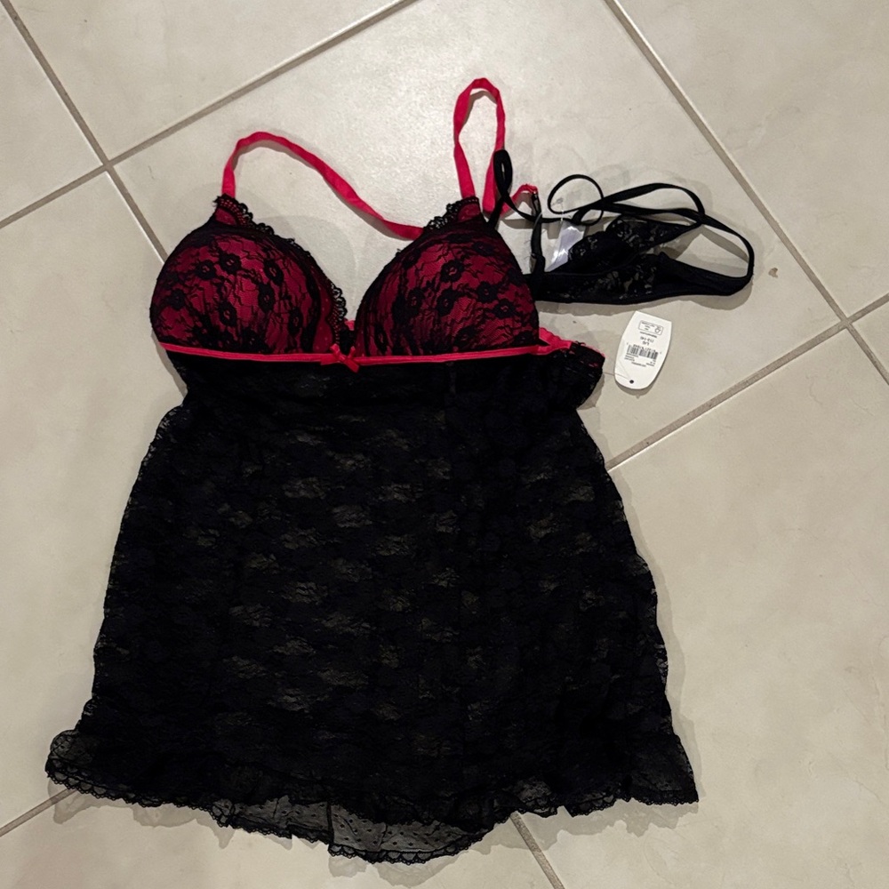 NWT secret treasures large 2pc lingerie 915
